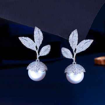 Whispering Pearl – S925 Sterling Silver Leaf Earrings