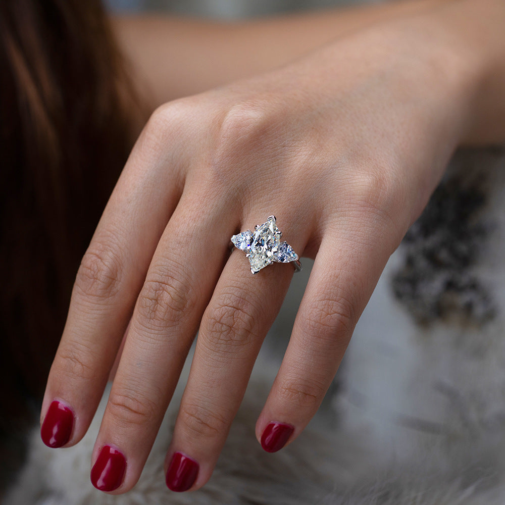 Celestia Radiant Ring – 925 Silver with Custom-Cut Zircon