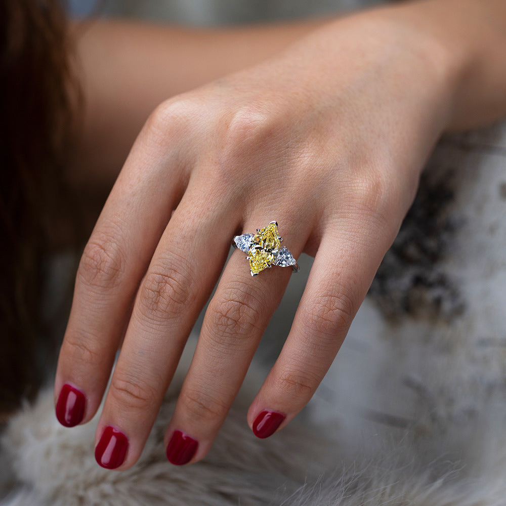 Celestia Radiant Ring – 925 Silver with Custom-Cut Zircon