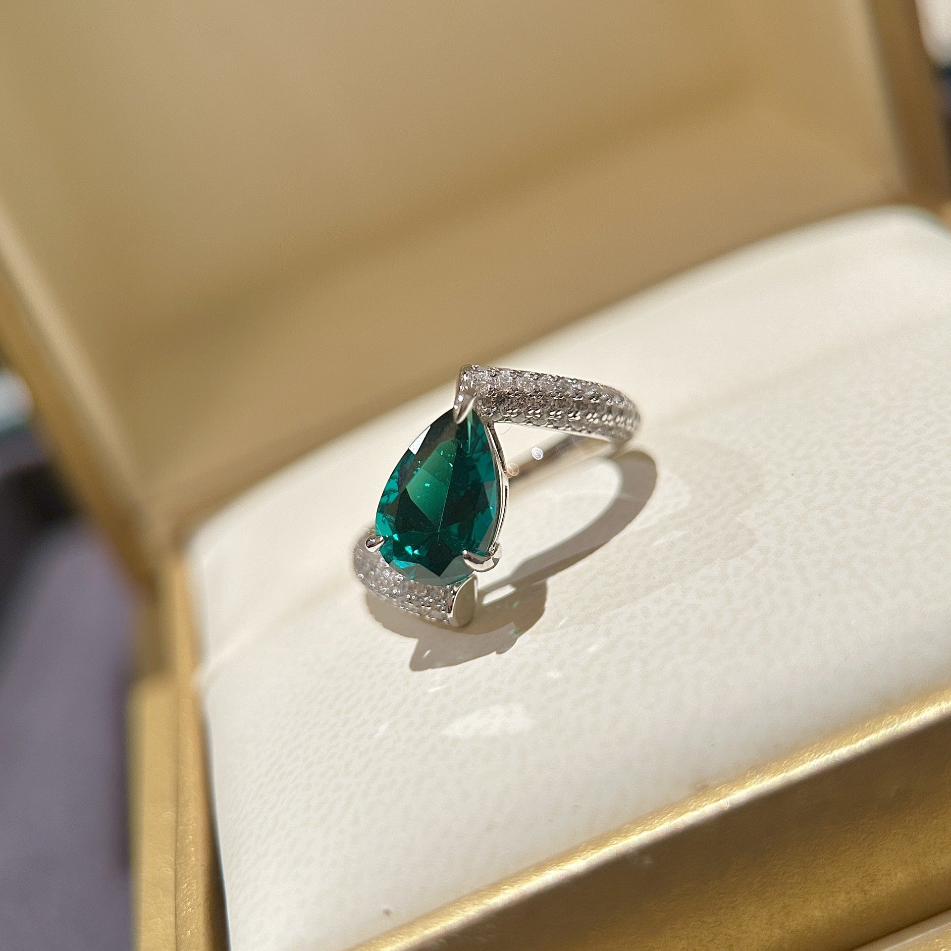 ÉmeraudeDésire™ S925 Sterling Silver Emerald Teardrop Ring
