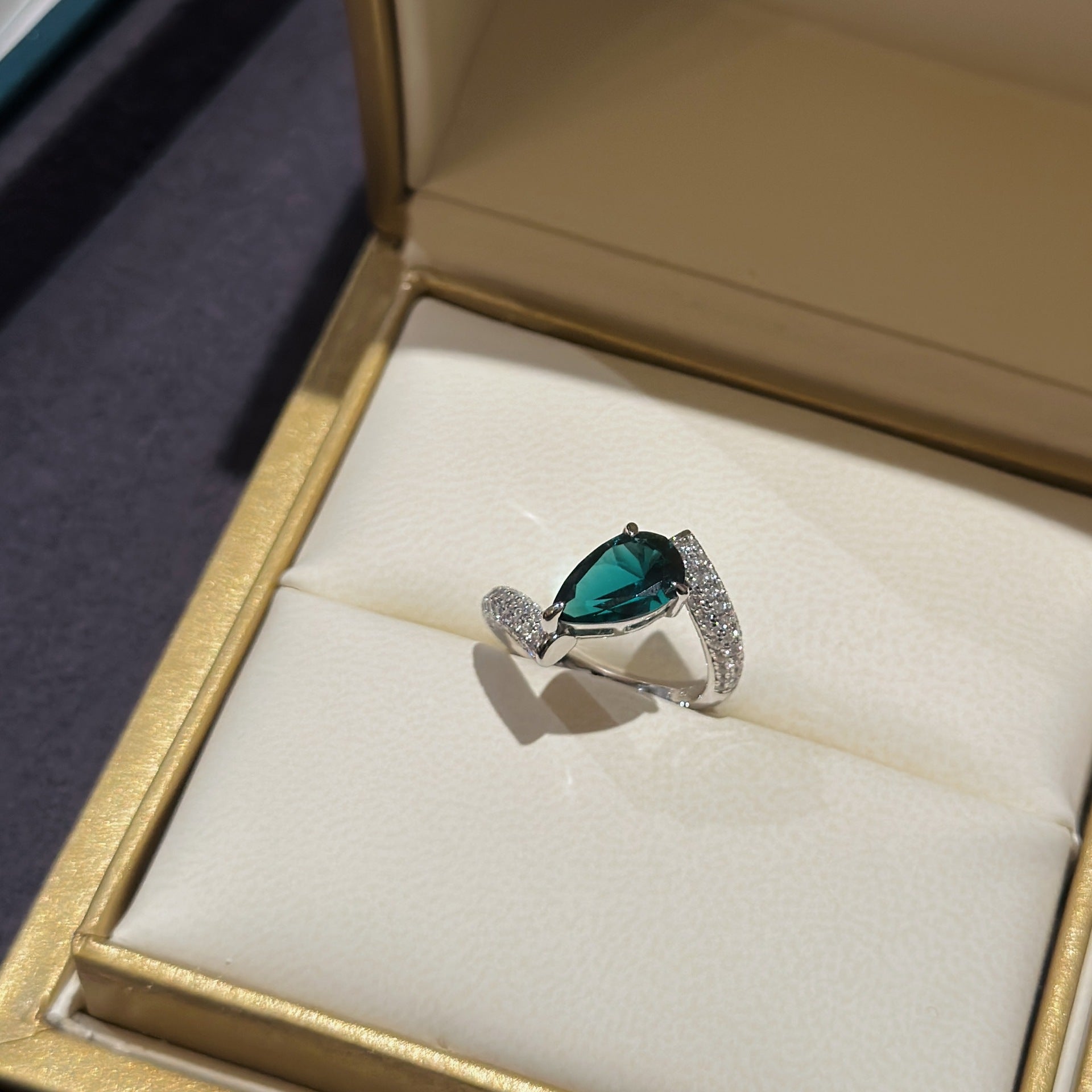 ÉmeraudeDésire™ S925 Sterling Silver Emerald Teardrop Ring