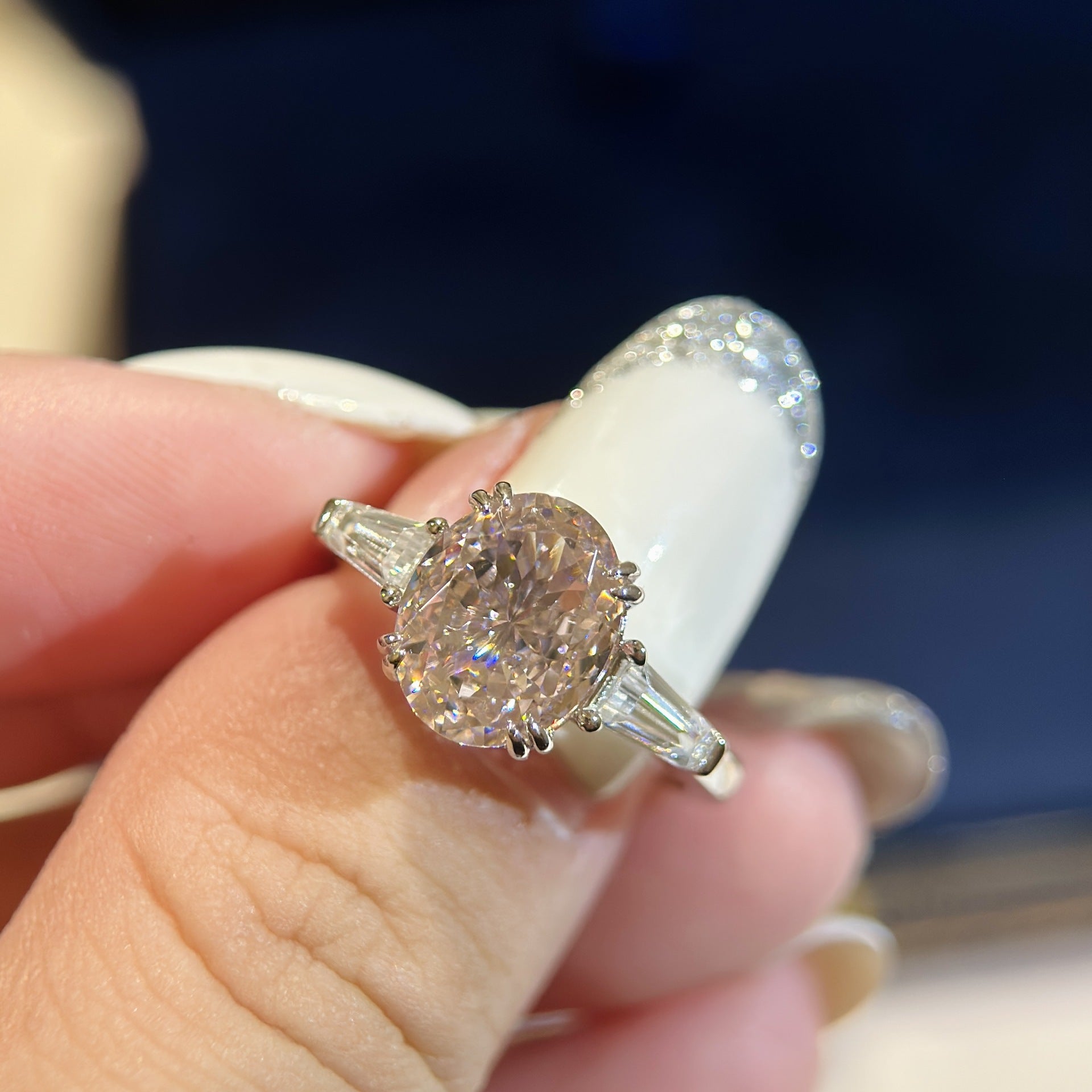 Oceana Shell Ring – 925 Silver with Oval Sparkle
