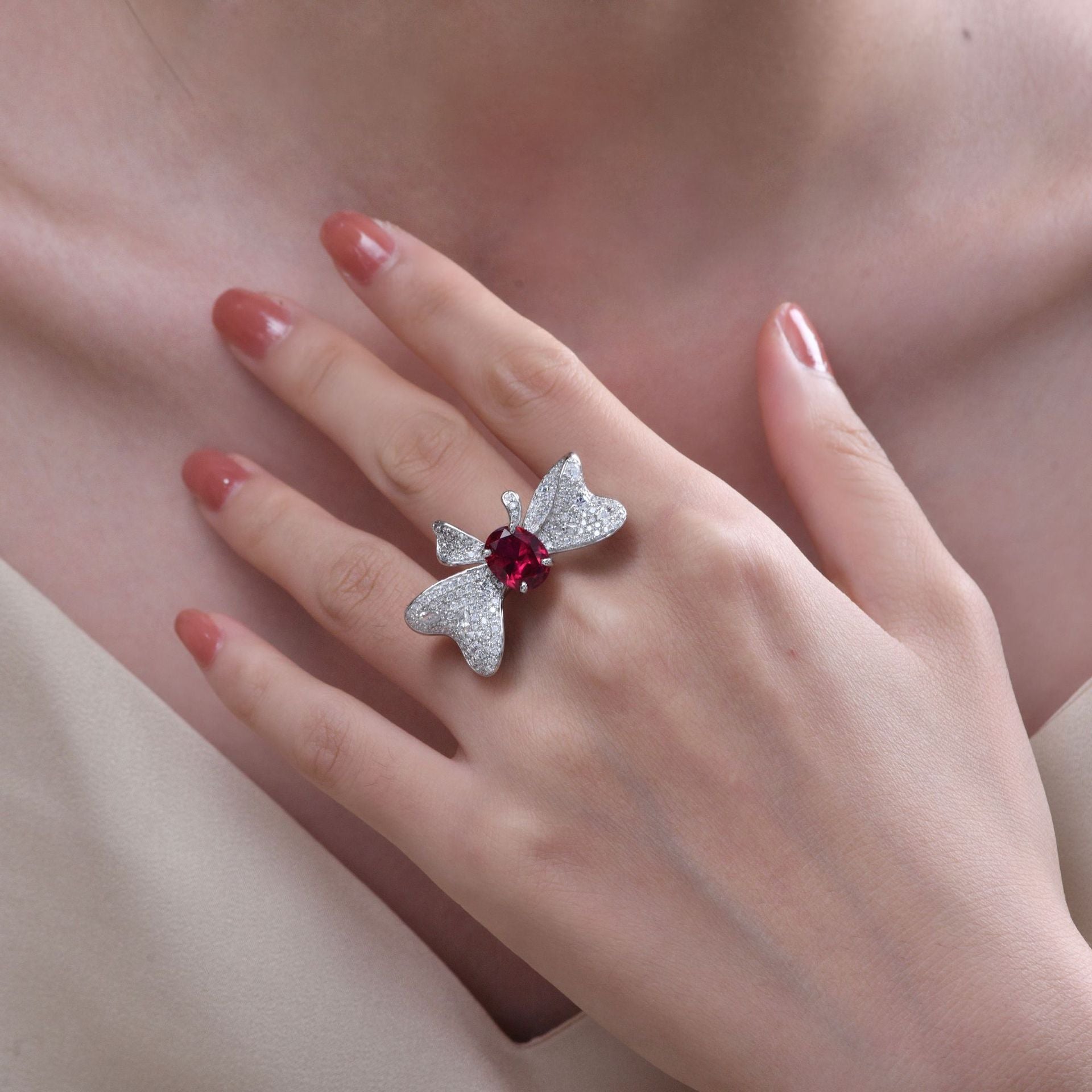 Imperial Bloom | 4.5ct Oval Ruby or Sapphire Bow Ring – S925 Sterling Silver
