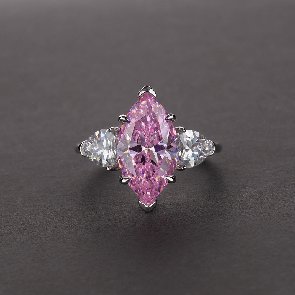 Celestia Radiant Ring – 925 Silver with Custom-Cut Zircon