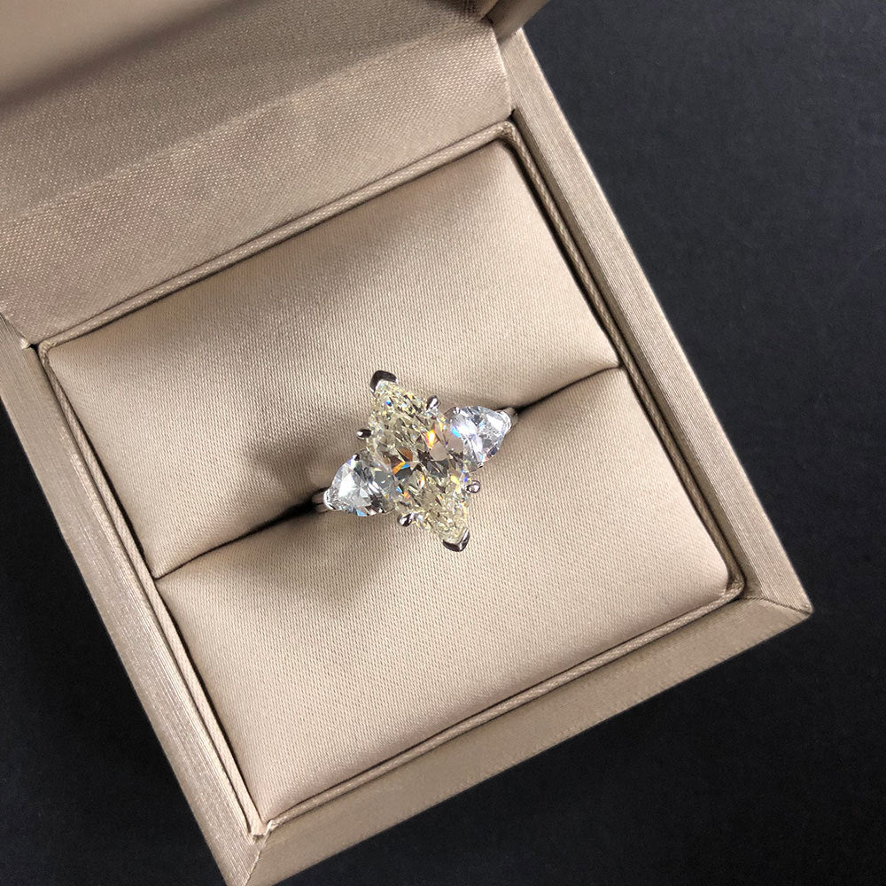Celestia Radiant Ring – 925 Silver with Custom-Cut Zircon