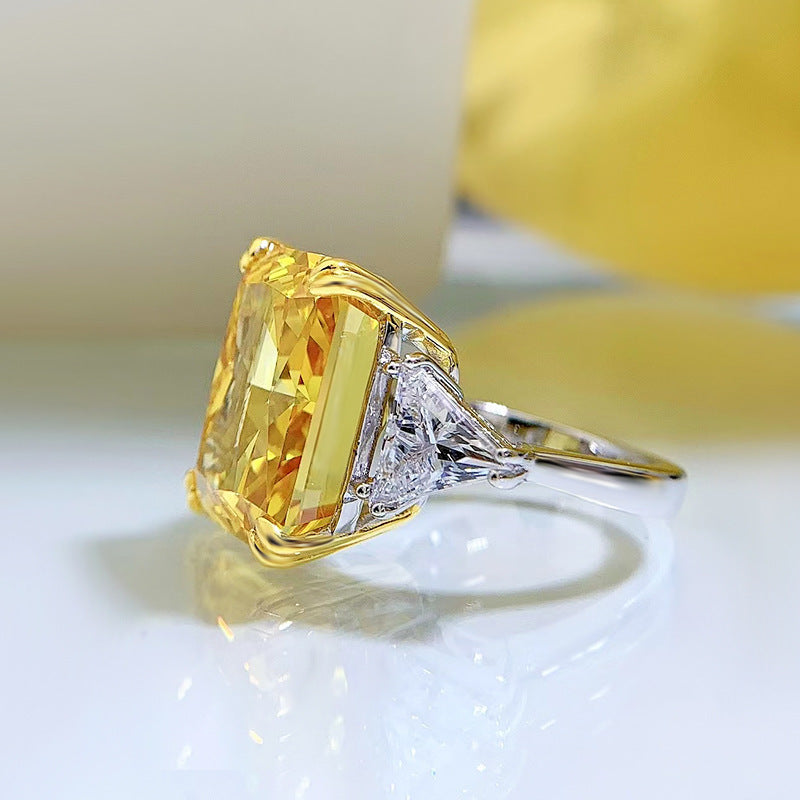 Royal Ice – Statement Engagement Ring