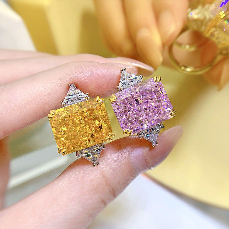 Royal Ice – Statement Engagement Ring