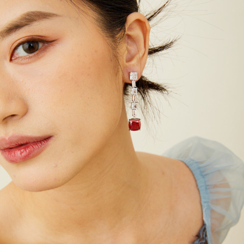 Auriel Trapeze-Cut Earrings – 925 Silver with Radiant Zircon