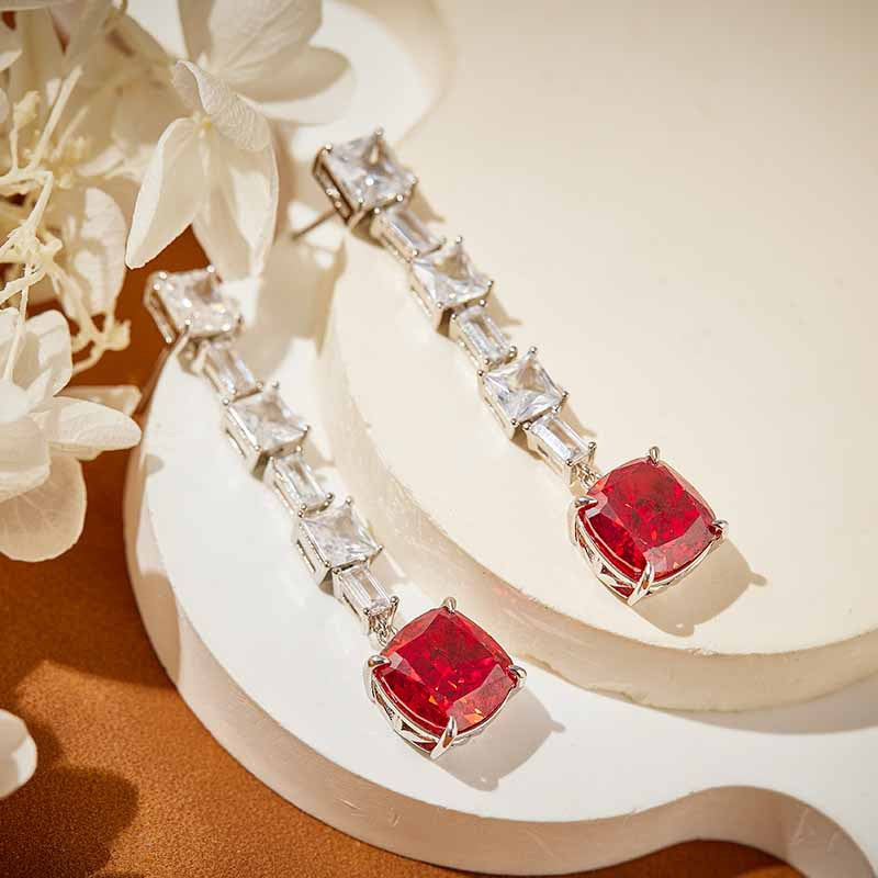 Auriel Trapeze-Cut Earrings – 925 Silver with Radiant Zircon