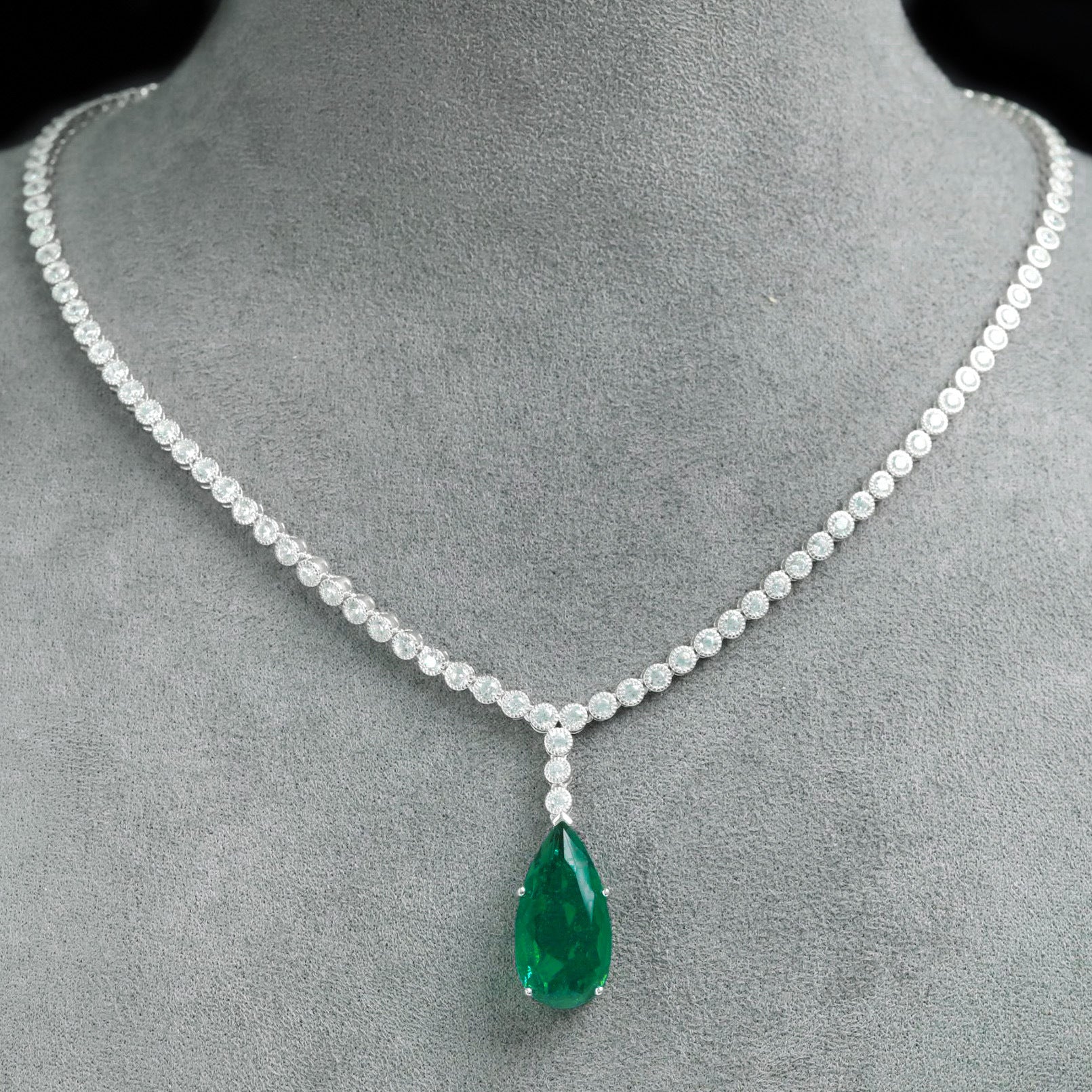 Émeraude Royale™ 925 Gold-Plated Teardrop Necklace