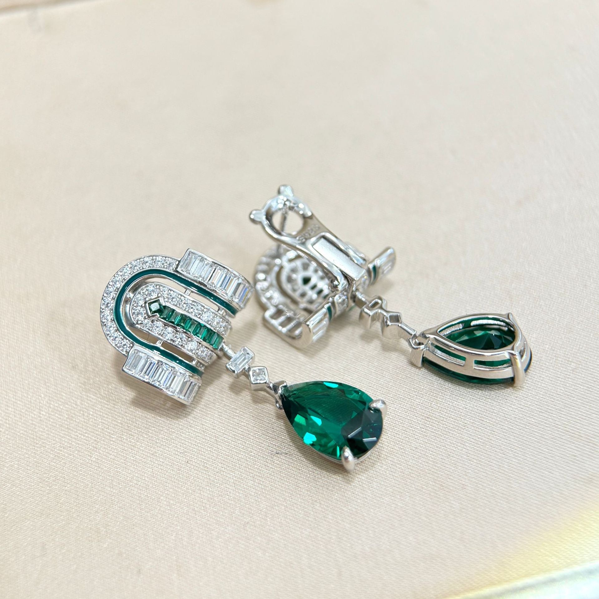 ÉmeraudeVintage™ S925 Silver Emerald Teardrop Stud Earrings