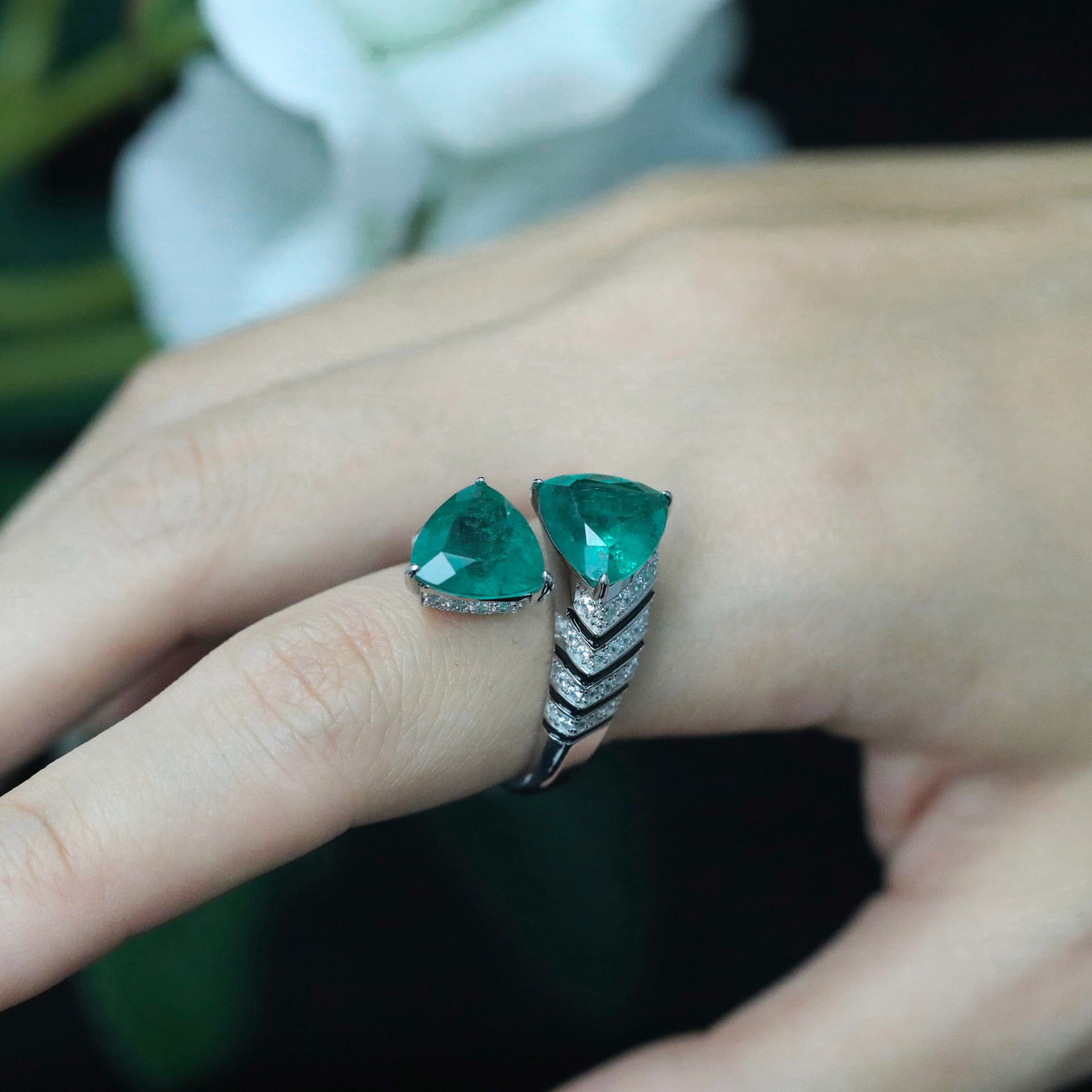 Verdelune™ 925 Gold-Plated Emerald Art Deco Ring