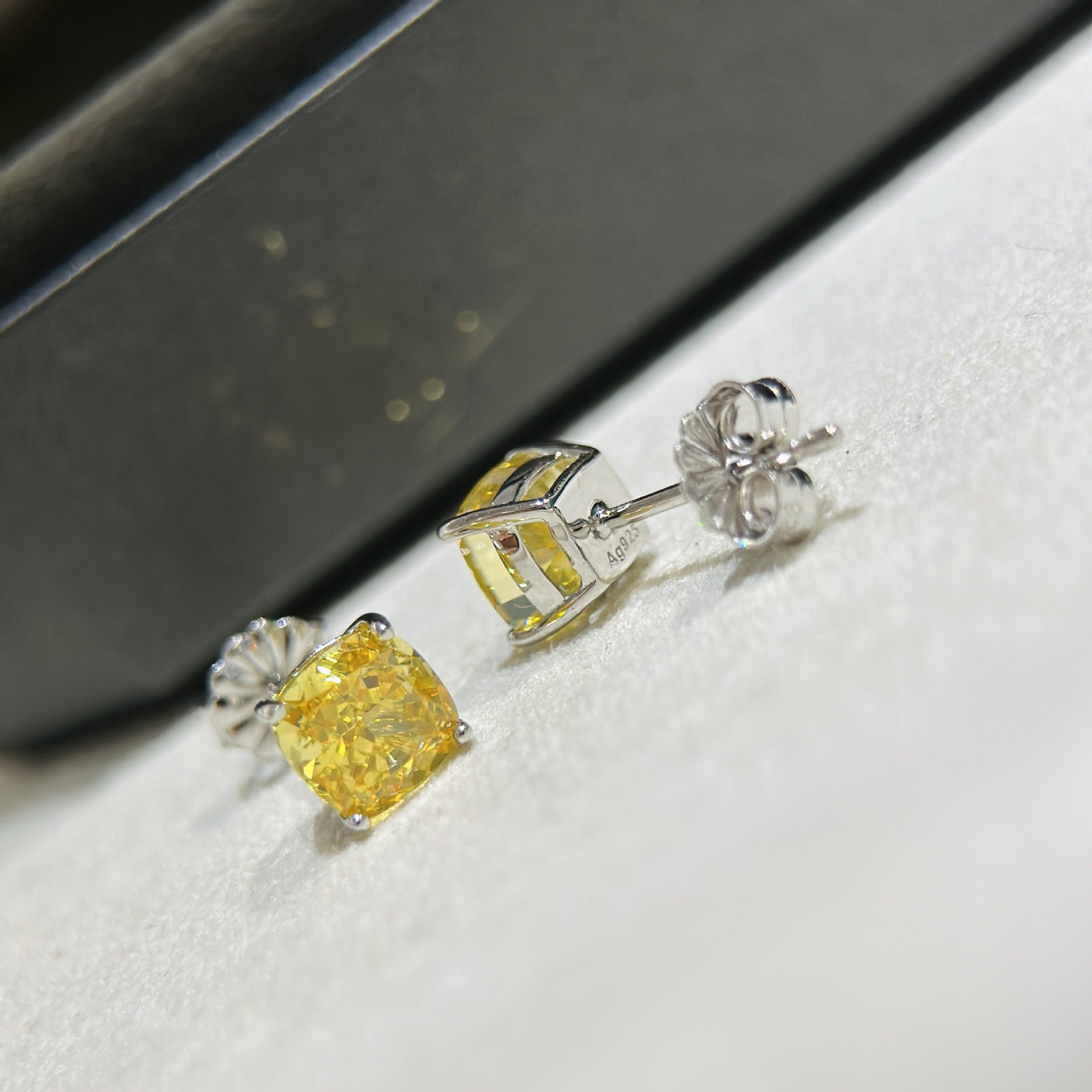 LumièreCarrée™ S925 1-Carat Four-Prong Diamond Studs