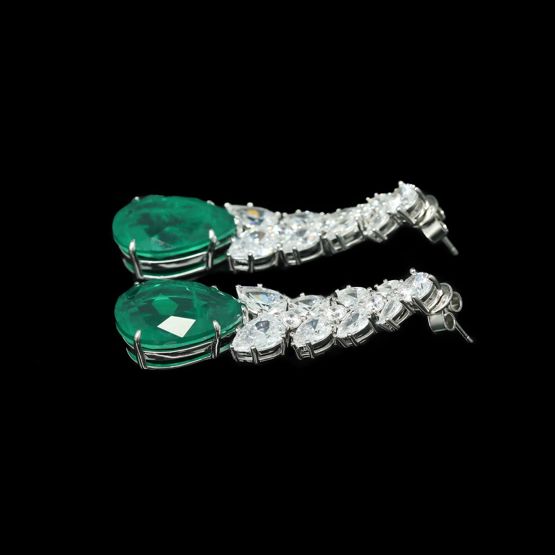 ÉmeraudeLarmes™ 925 Gold-Plated Emerald Drop Earrings