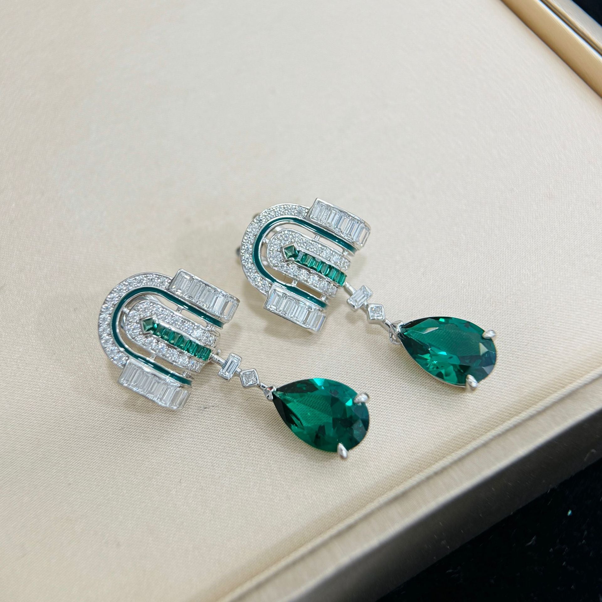 ÉmeraudeVintage™ S925 Silver Emerald Teardrop Stud Earrings