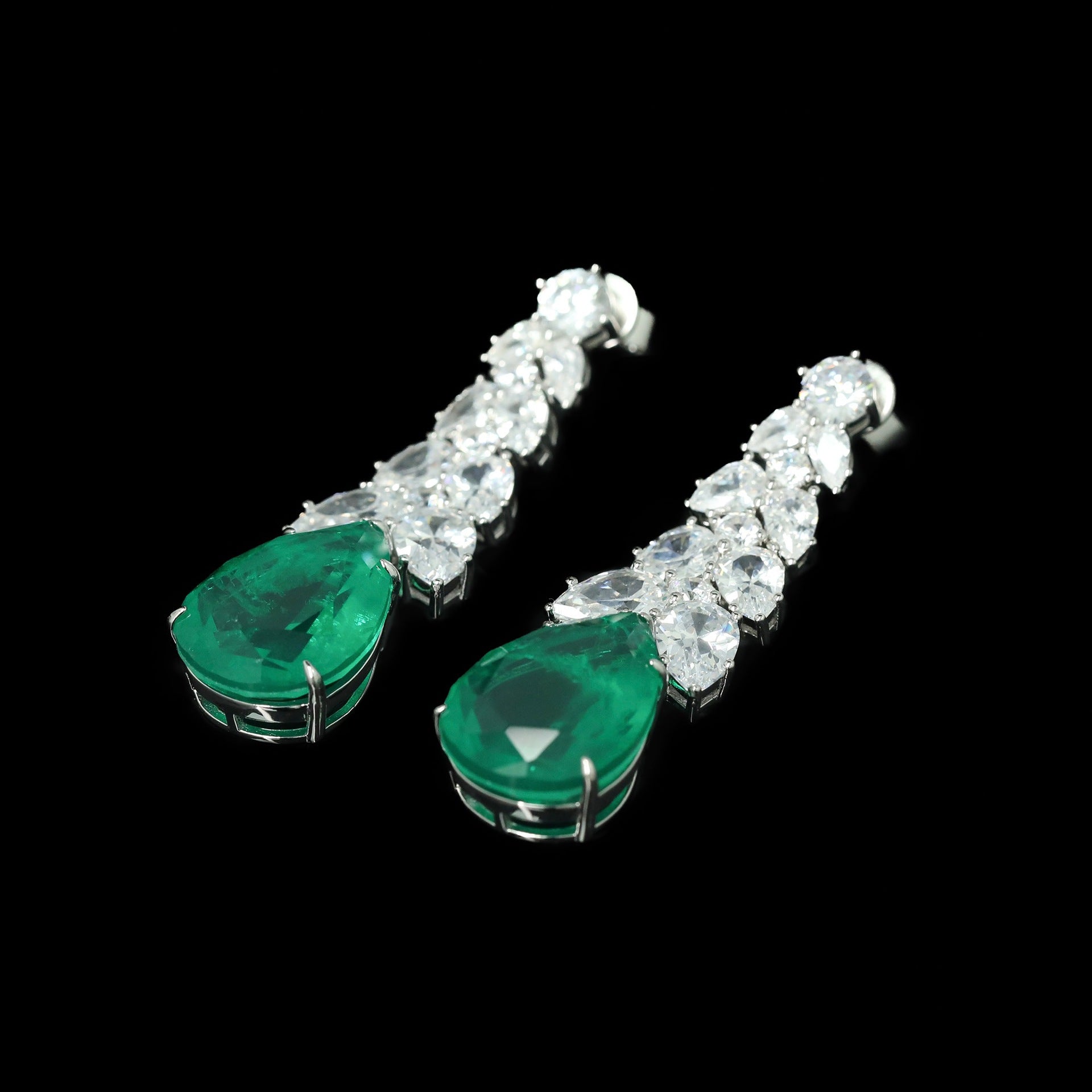 ÉmeraudeLarmes™ 925 Gold-Plated Emerald Drop Earrings