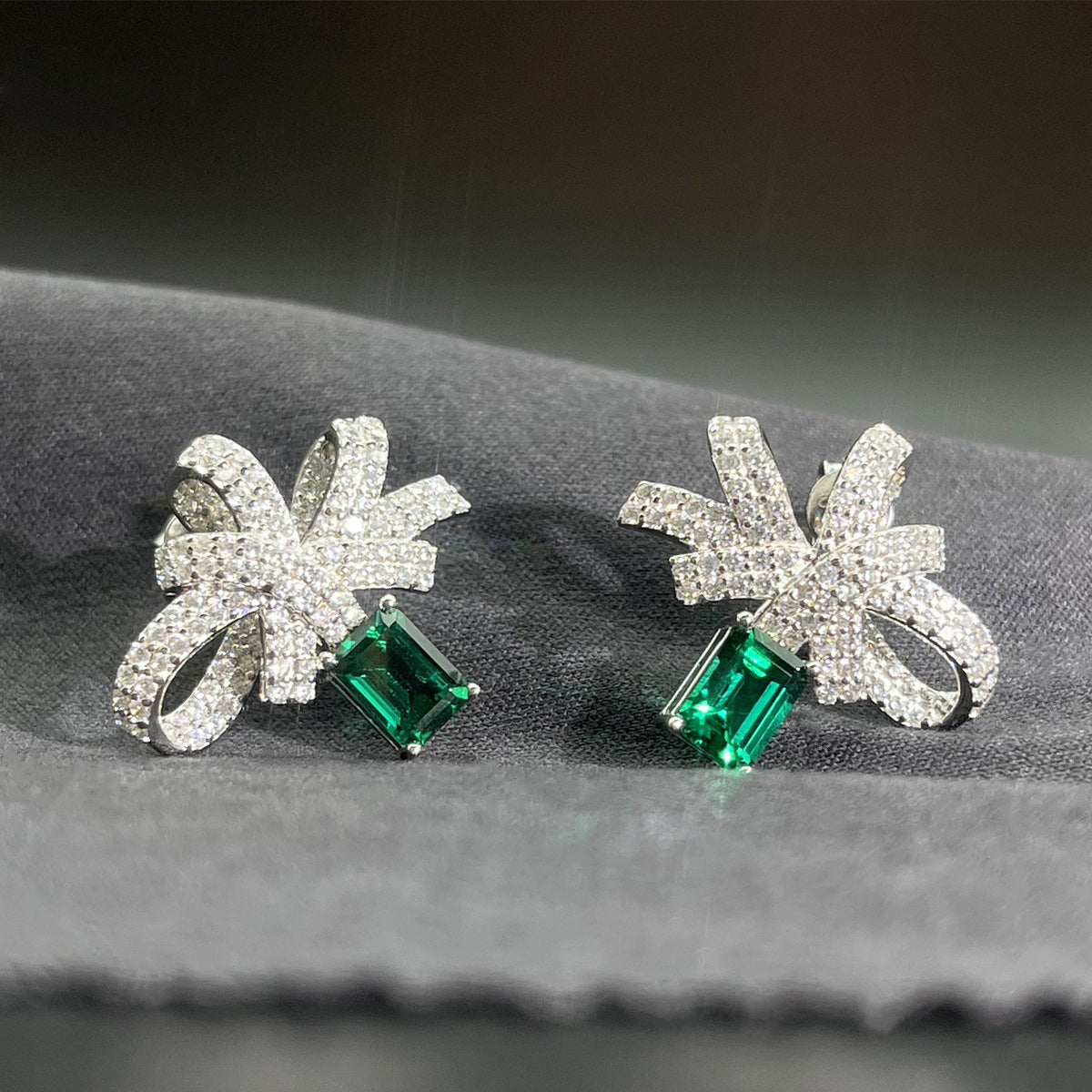 Emerald Glow | 1ct Lab-Grown Emerald Stud Earrings – S925 Sterling Silver