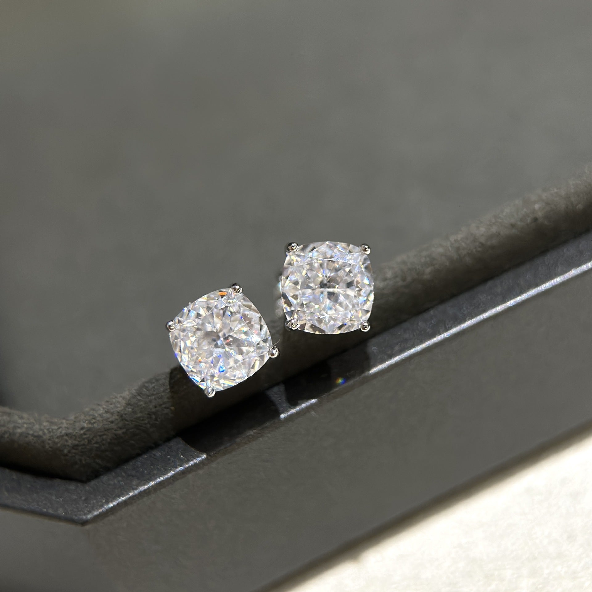 LumièreCarrée™ S925 1-Carat Four-Prong Diamond Studs