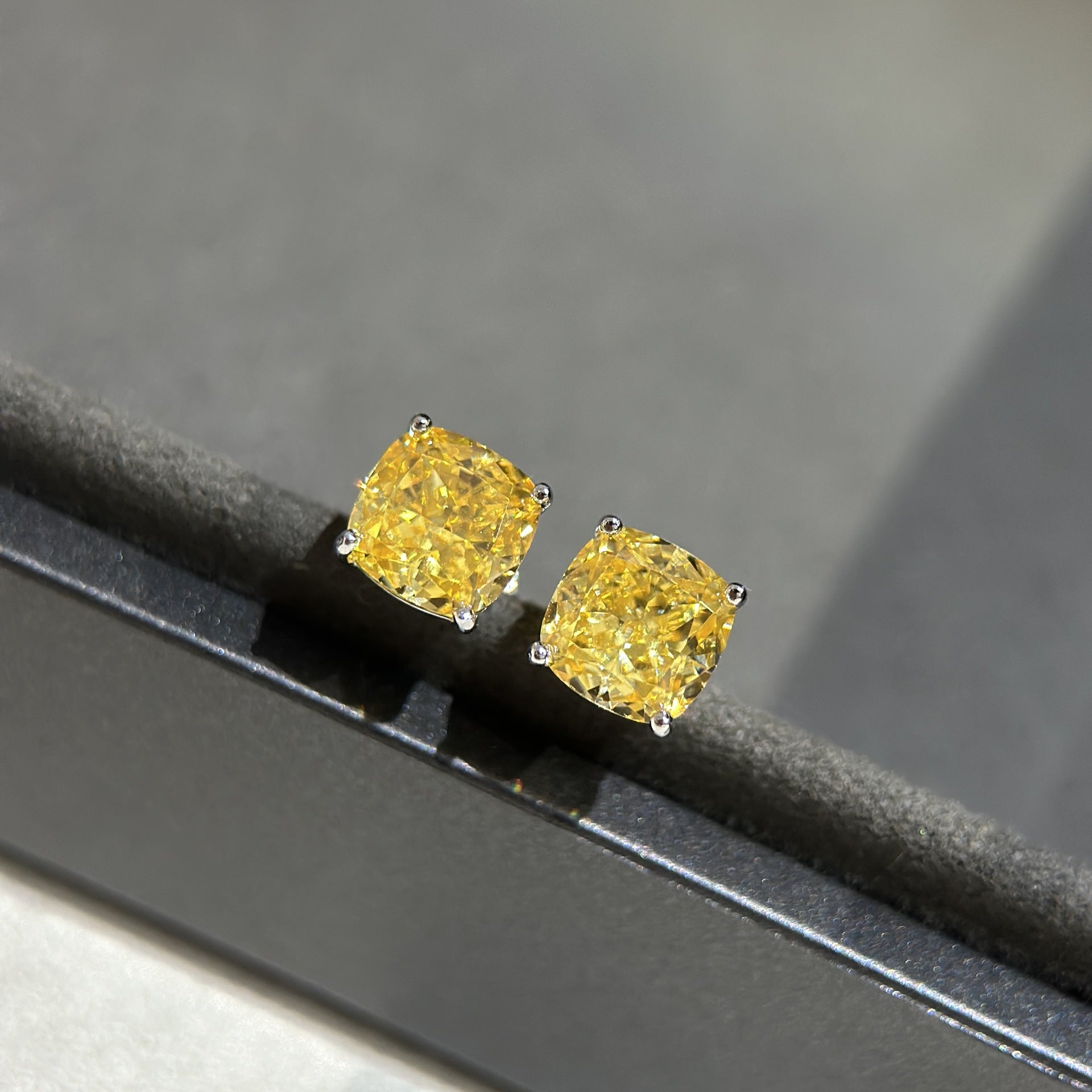 LumièreCarrée™ S925 1-Carat Four-Prong Diamond Studs