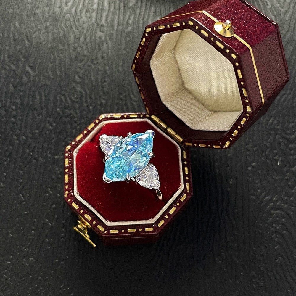 Celestia Radiant Ring – 925 Silver with Custom-Cut Zircon