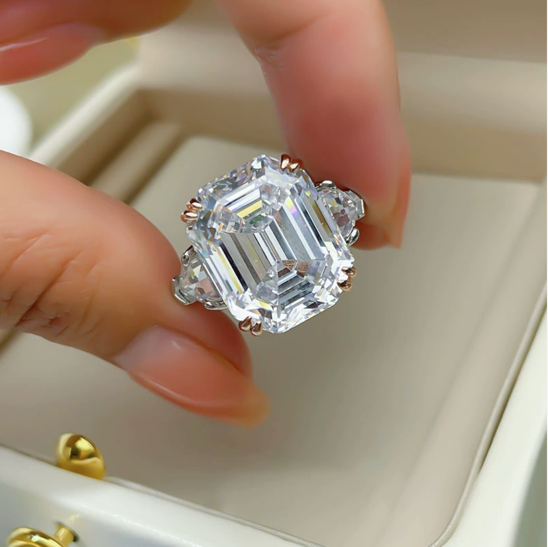 Diamond Halo Luxe Ring – 925 Silver Elegance